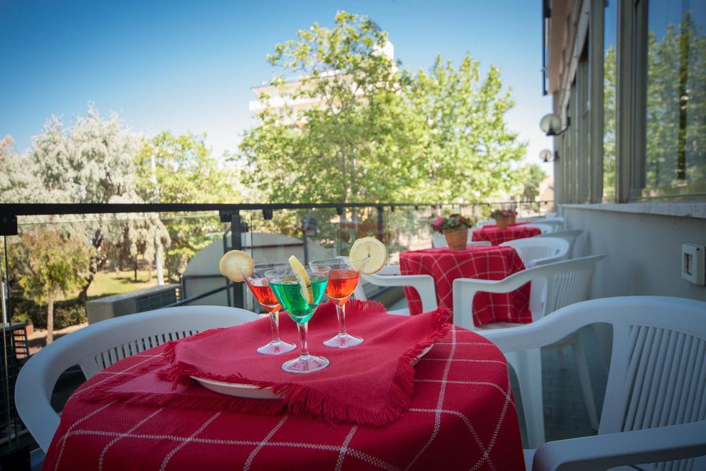 Hotel Madison Riccione Zewnętrze zdjęcie